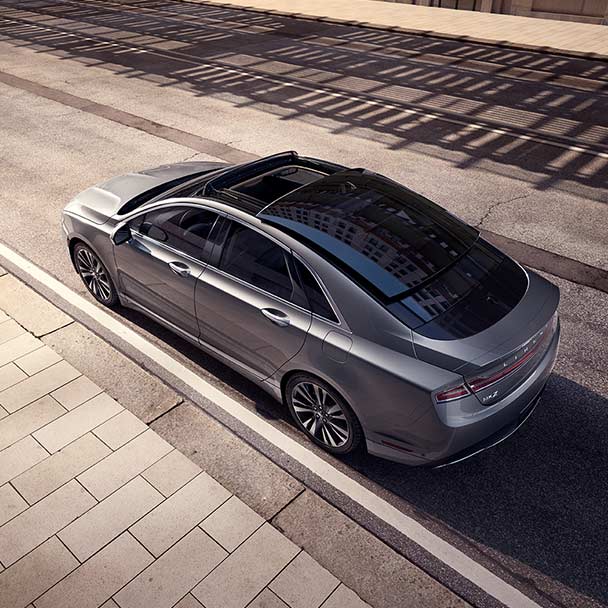 mkz_17_tablet_highlights_04_panoroof_expand_608x608