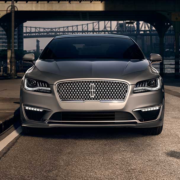 mkz_17_tablet_highlights_05_grille_expand_608x608