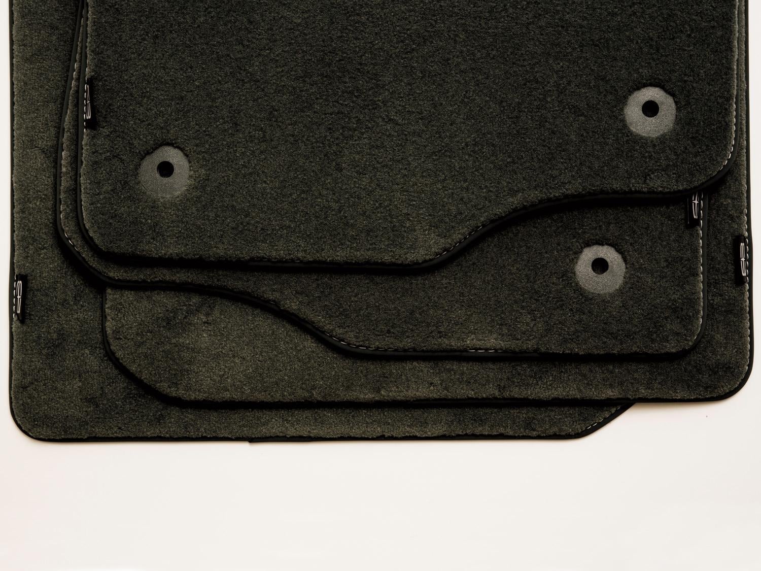 Navigator 2018-2023 4pc Espresso Carpet Floor Mat Set