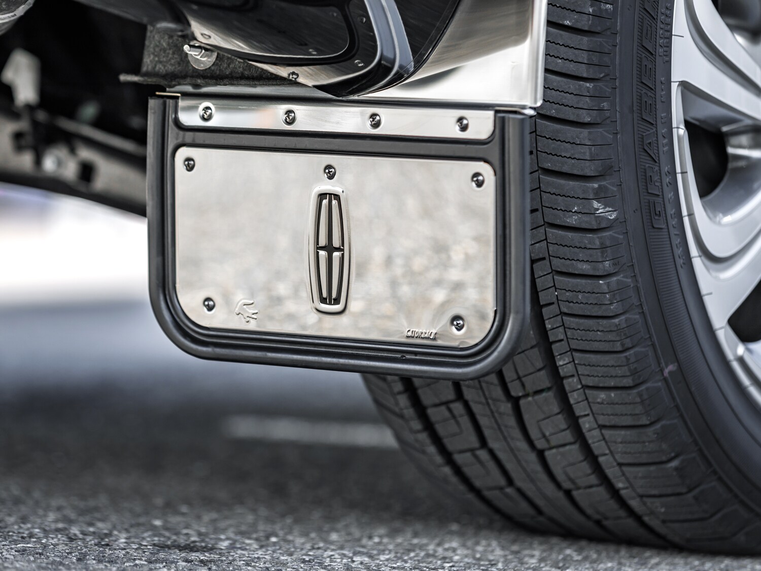 Lincoln Navigator Splash Guards | Accessories | Lincoln.com