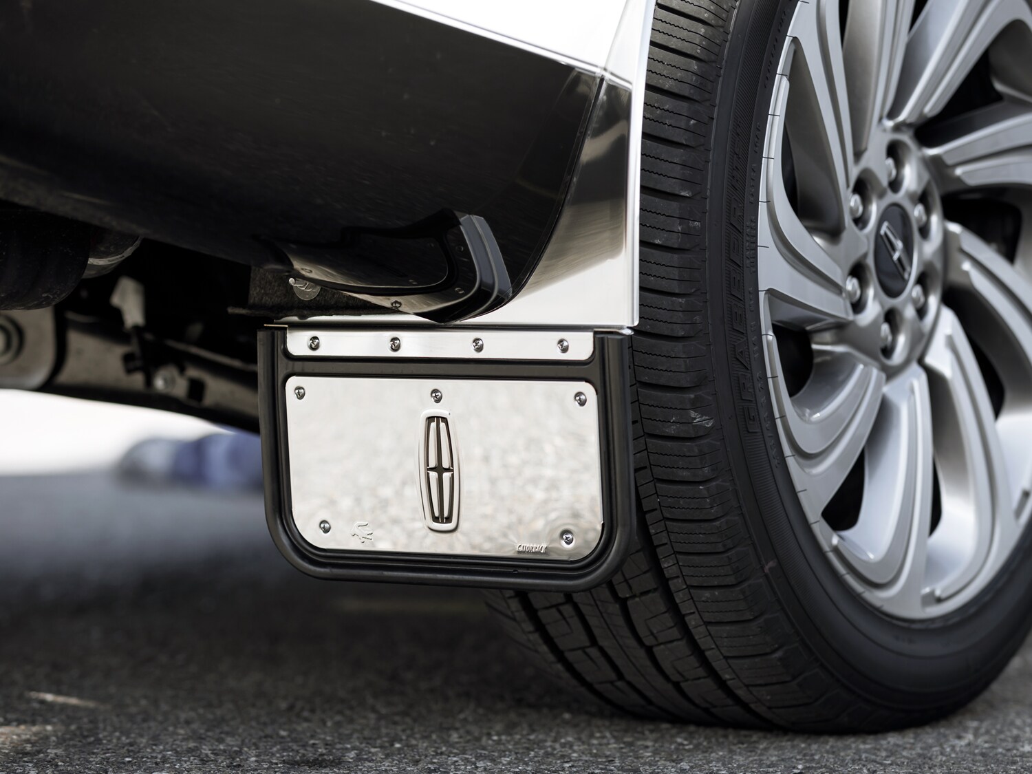 Navigator 2018-2021 Gatorback Rear Pair Splash Guards Chrome Plate