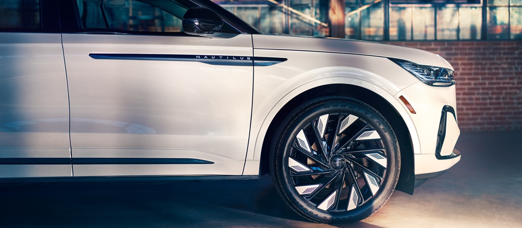 The wheel of the available Jet Appearance Package on a 2026 Lincoln Black Label™ Nautilus® SUV