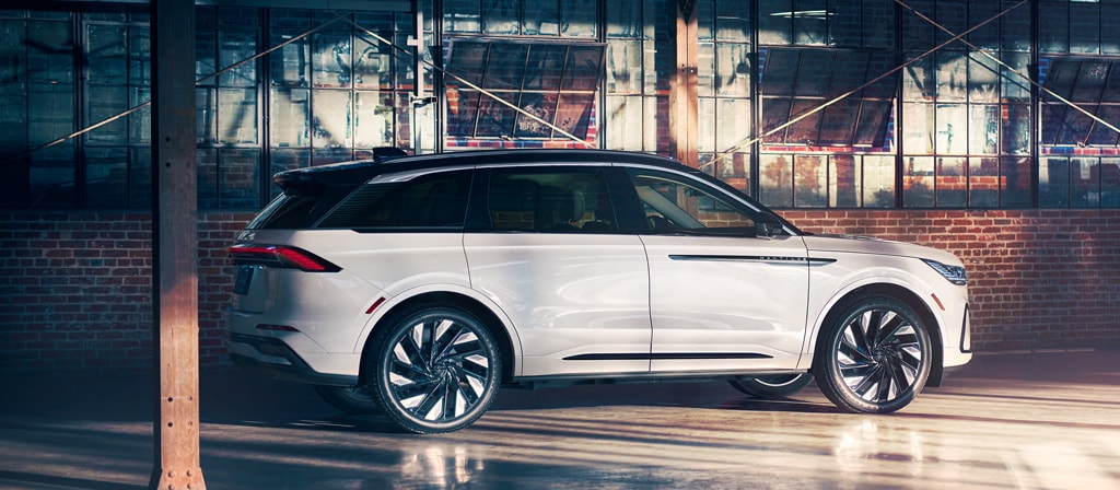 A 2026 Lincoln Black Label™ Nautilus in Pristine White