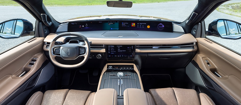 The interior of a 2026 Lincoln Black Label Navigator® SUV plays host to a dramatic panoramic display
