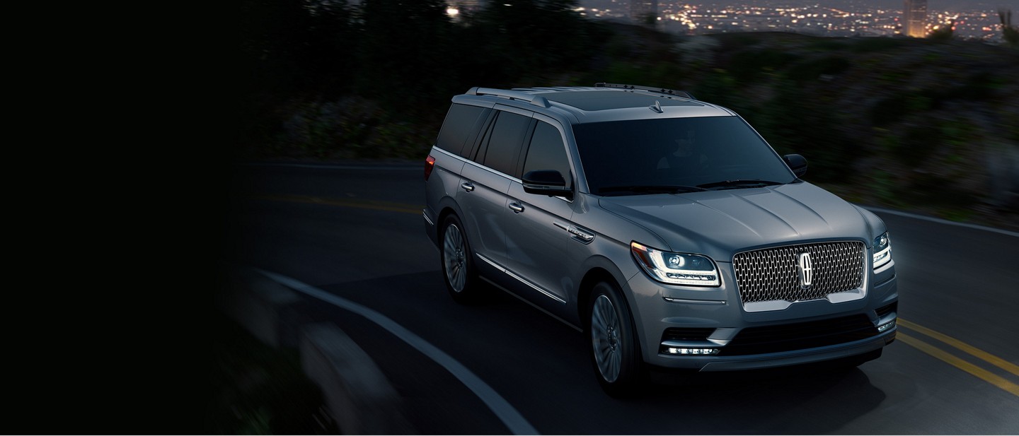 Lincoln Navigator 2019 en la carretera