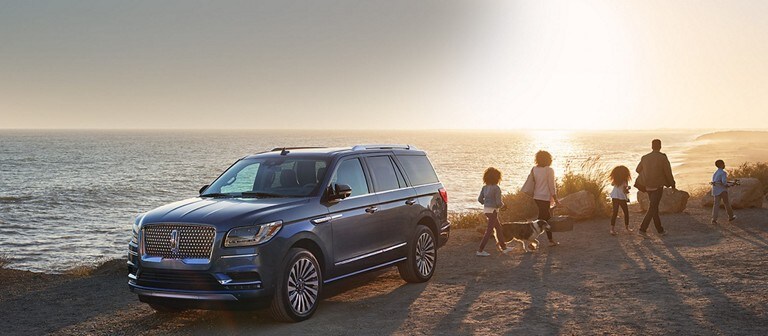 Lincoln Mkc Vs Mkx Navigator Luxury Suv Crossover Comparison Compare Luxury Crossovers And Suvs