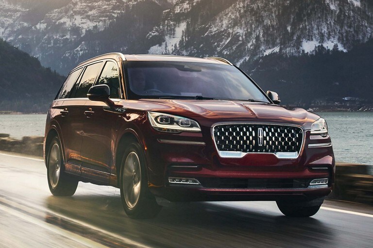 Lincoln® Nautilus vs Navigator Crossover vs SUV Comparison