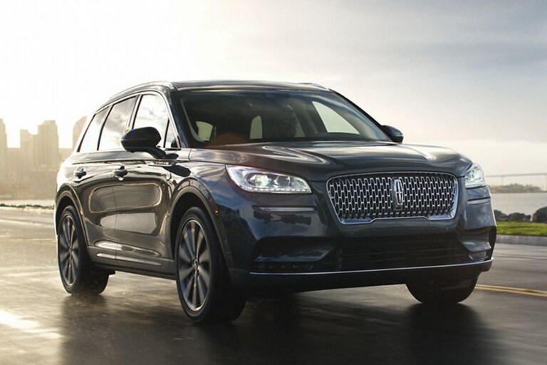 Lincoln® Nautilus vs Navigator Crossover vs SUV Comparison