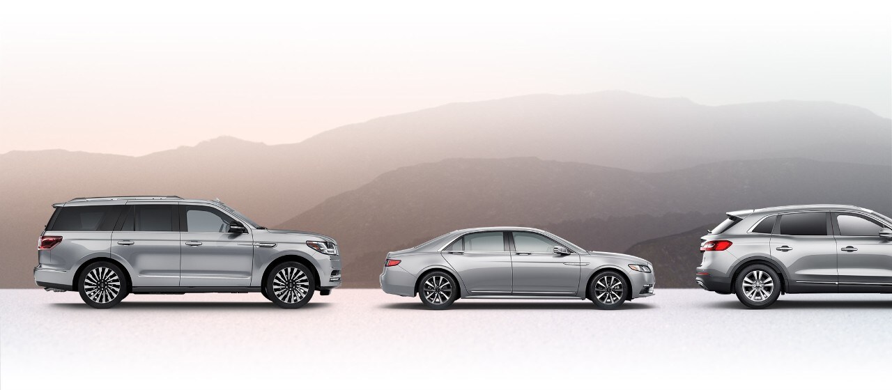 Luxury Cars Crossovers Suvs The Lincoln Motor Company A Lincoln Mkx Navigator And Continental Are Seen Parked In Row