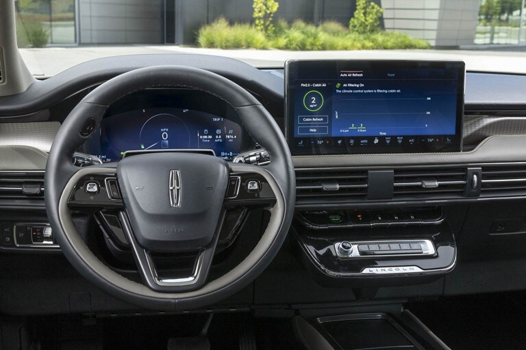 The center touchscreen of a 2024 Lincoln Corsair® SUV displays the Auto Air Refresh interface