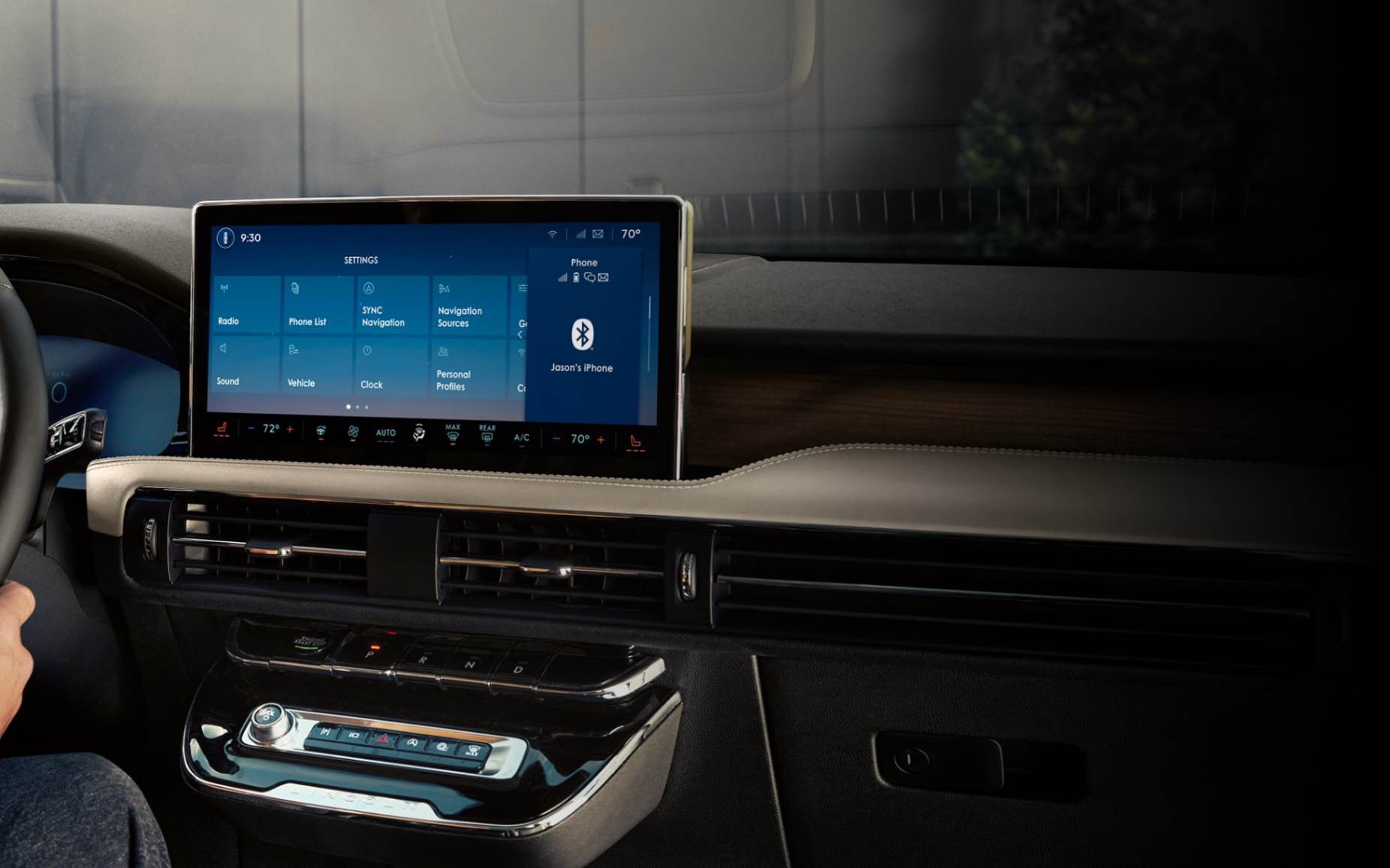 The personal profiles tile is shown in the center touchscreen of a 2025 Lincoln Corsair® SUV