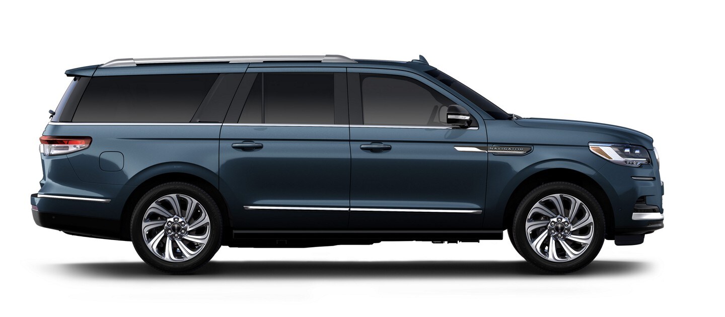 A profile of a 2024 Lincoln Navigator® Reserve L model in Flight Blue.