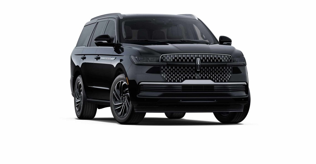 Un modelo Lincoln Navigator® Reserve 2025 en negro infinito