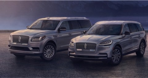 2021 Lincoln lineup with mountains in background