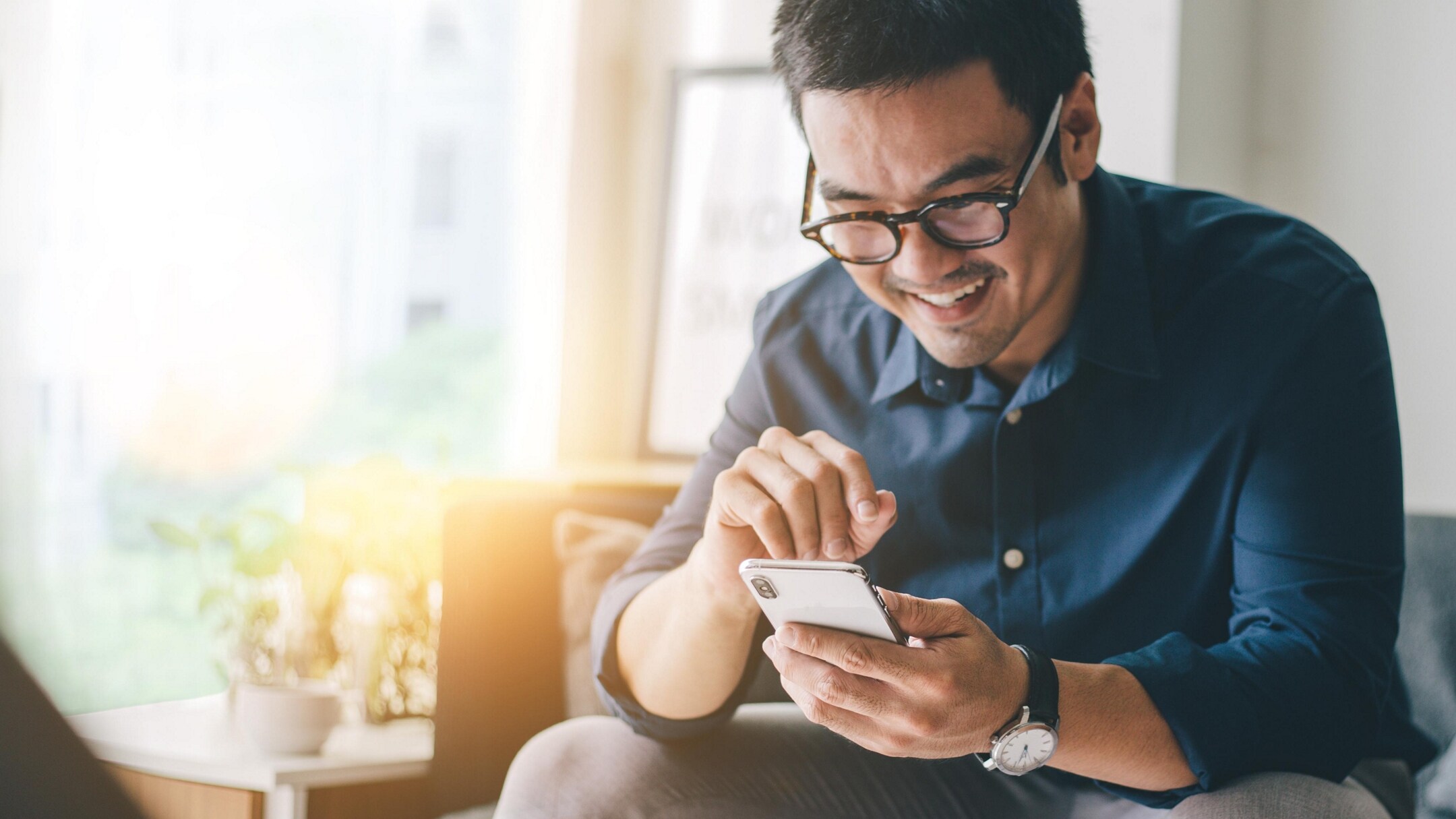 A customer filing a claim on their cell phone.