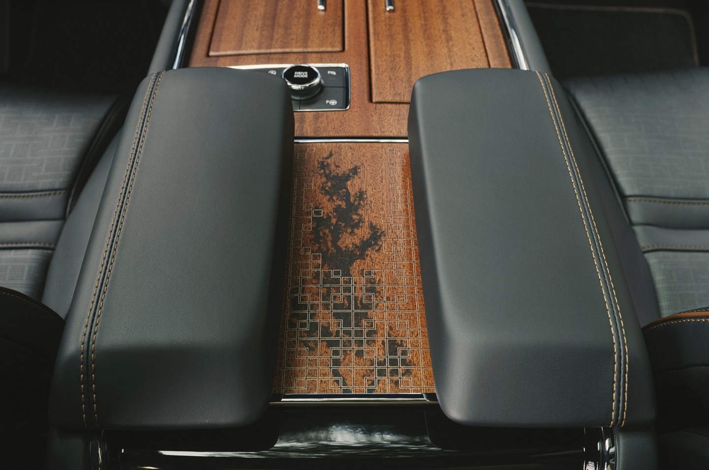 The fine interior detail of a Black Label Lincoln navigator with the Invitation theme
