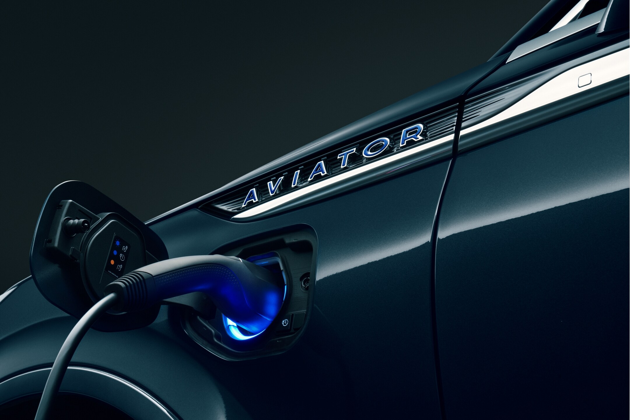 The Lincoln Aviator charging.