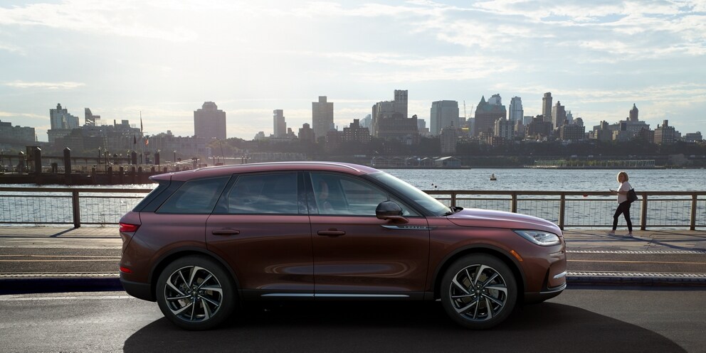 Luxury SUVs and Plug-In Hybrid Electric Vehicles | Lincoln.com