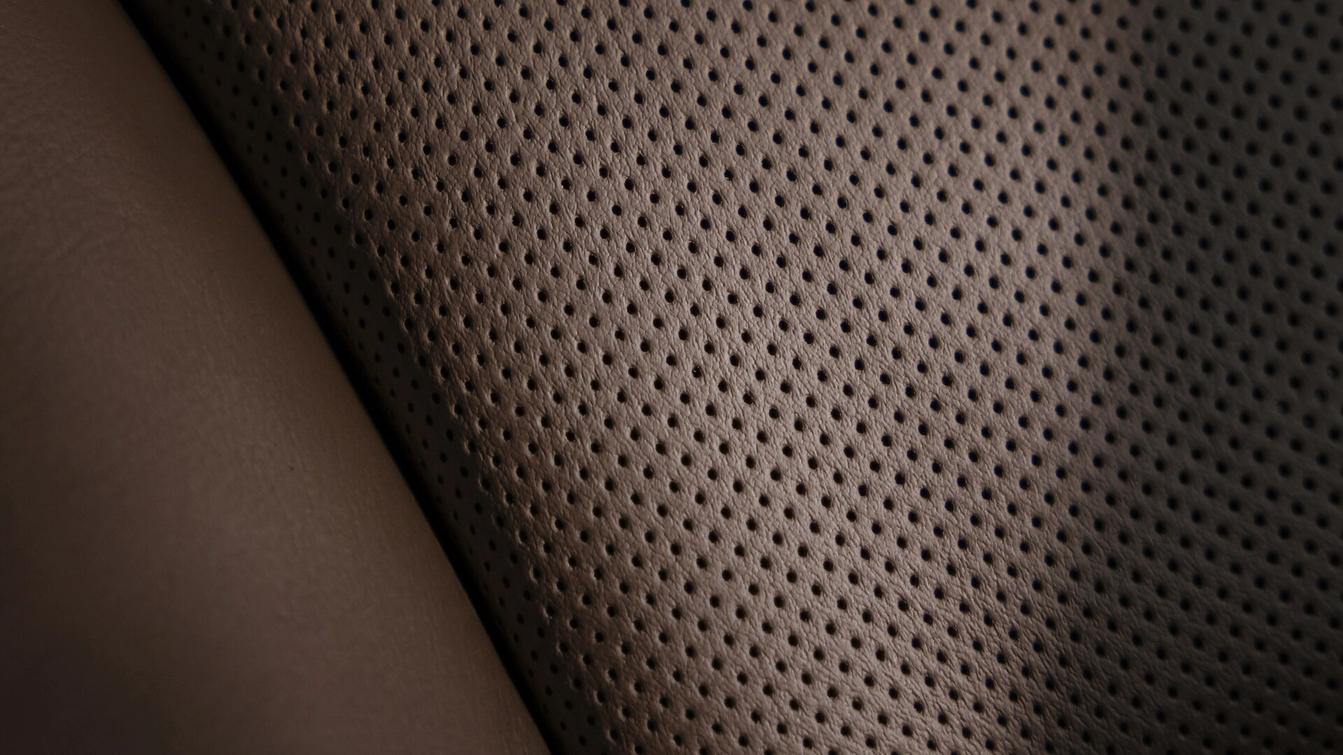The leather-trimmed seats of a 2026 Lincoln Aviator® Reserve model
