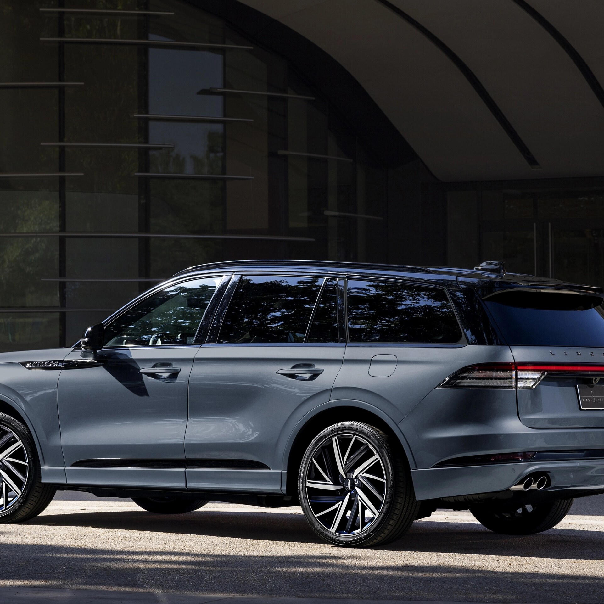 A 2026 Lincoln Black Label Aviator® SUV is shown with the available Special Edition Package