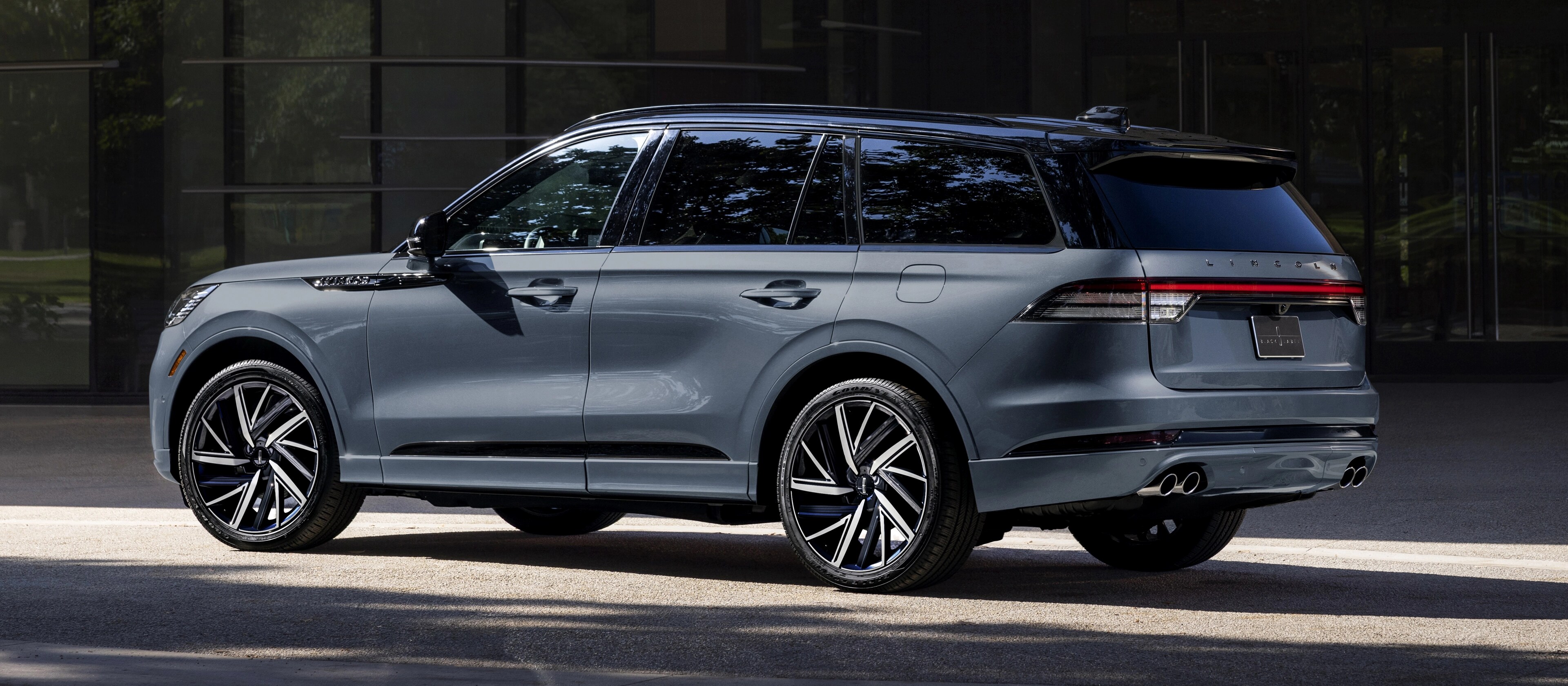 A 2026 Lincoln Black Label Aviator® SUV is shown with the available Special Edition Package