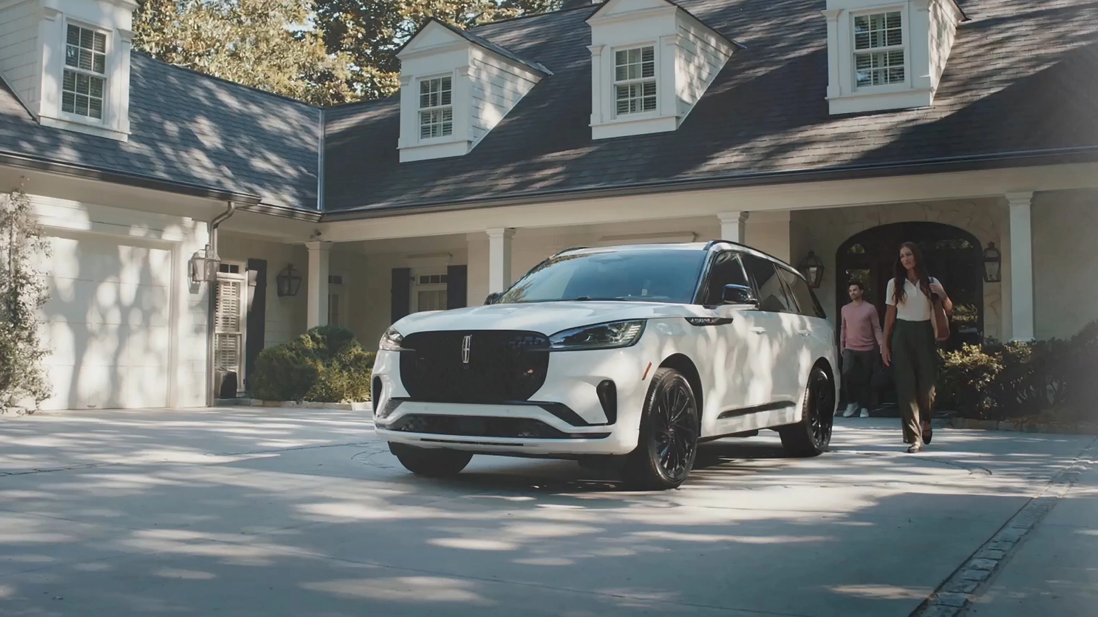 A couple approach a 2026 Lincoln Aviator® SUV