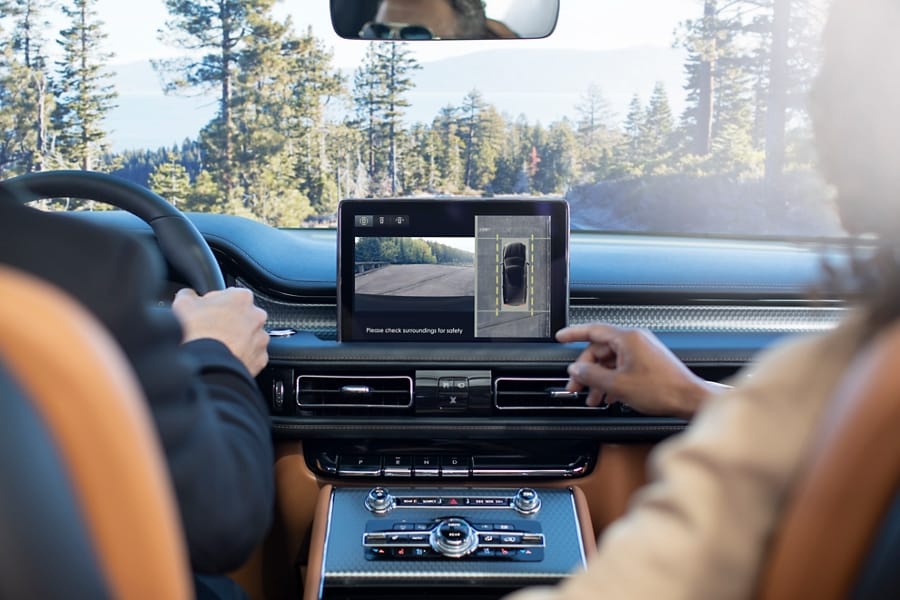 The 360-degree camera display is shown in the center touchscreen of a 2023 Lincoln Aviator®