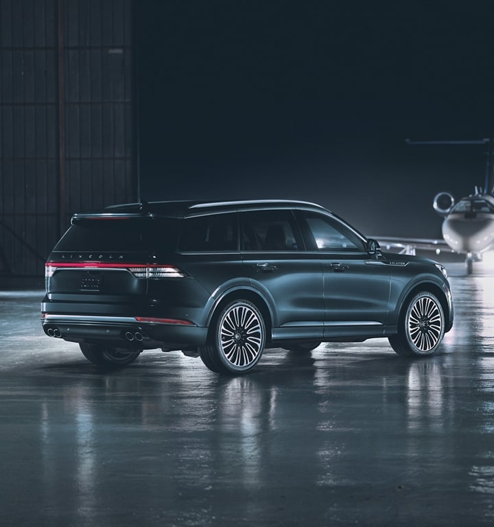 The exterior of a 2023 Lincoln Aviator® Black Label model is shown in the Flight theme