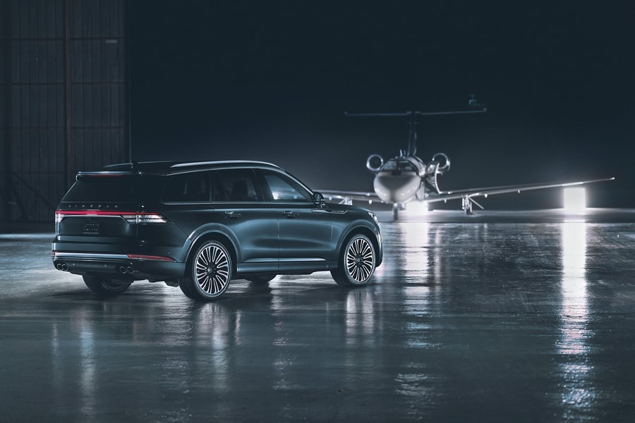 A 2023 Lincoln Aviator® Black Label model in the Flight Blue exterior