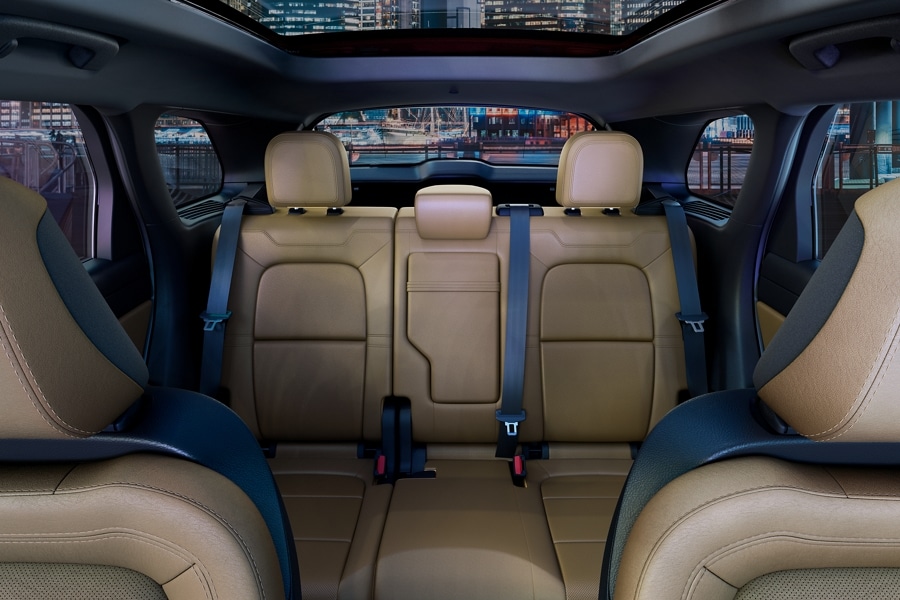 El interior de una SUV Lincoln Corsair® 2023 ofrece hermoso refugio