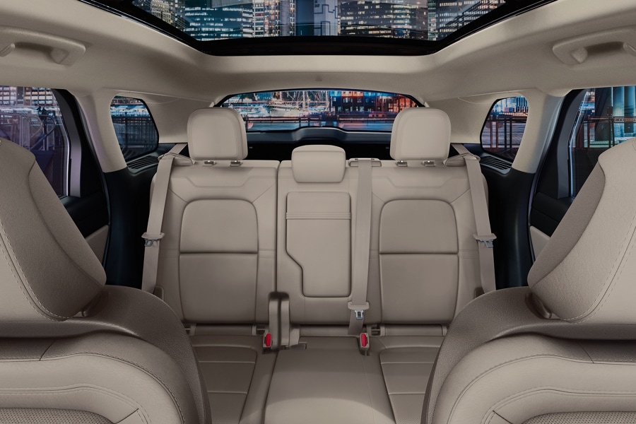 El interior de una SUV Lincoln Corsair® 2024 ofrece hermoso refugio