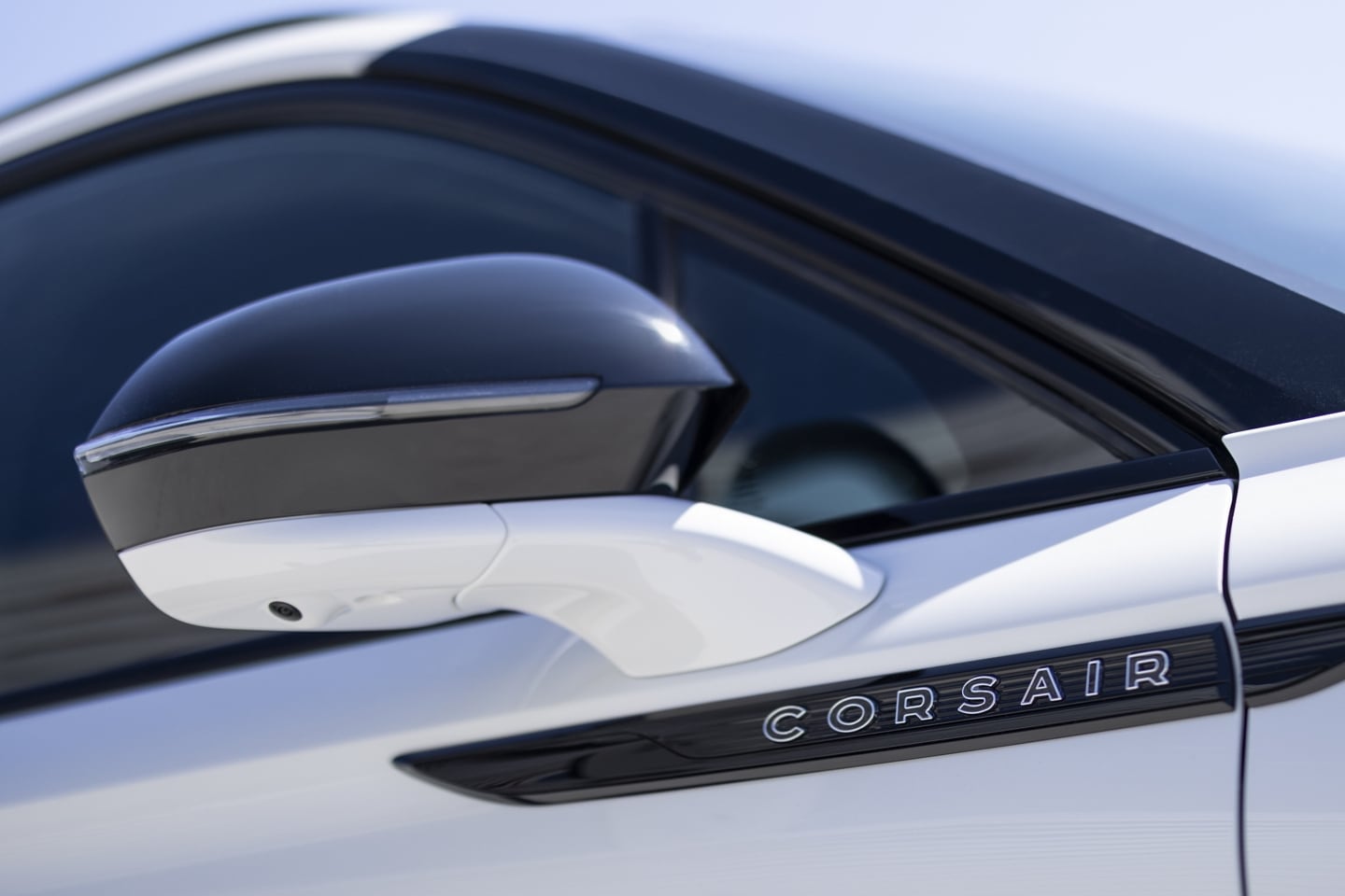 The autofold sideview mirror of a 2025 Lincoln Corsair® Reserve model is shown in its extended position