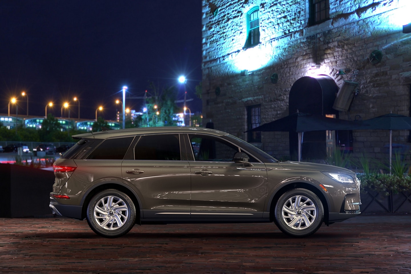 A 2025 Lincoln Corsair® Premiere model is shown with 18-inch warm alloy painted wheels