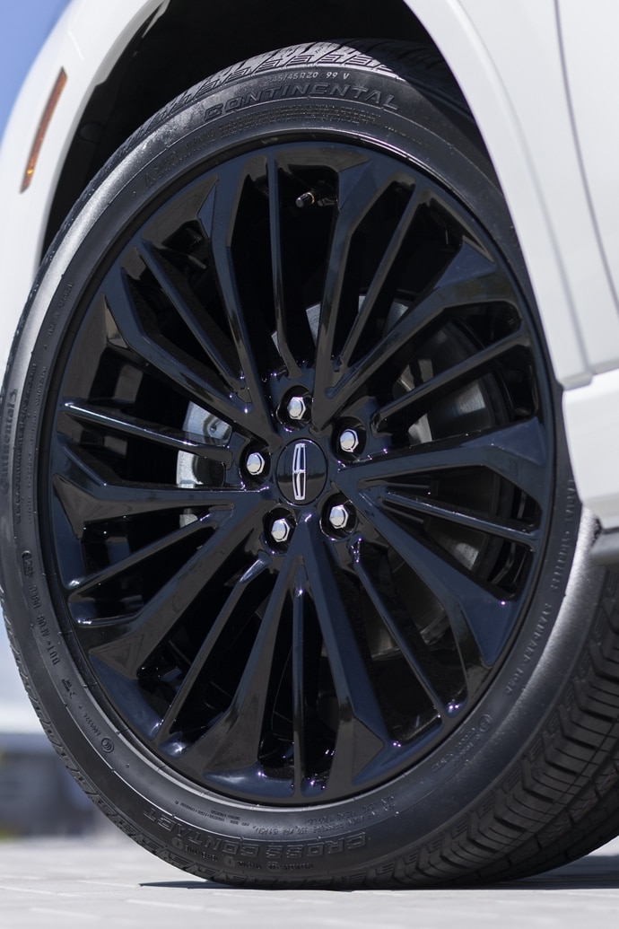 A stylish 20-inch wheel of the available Jet Appearance Package is shown