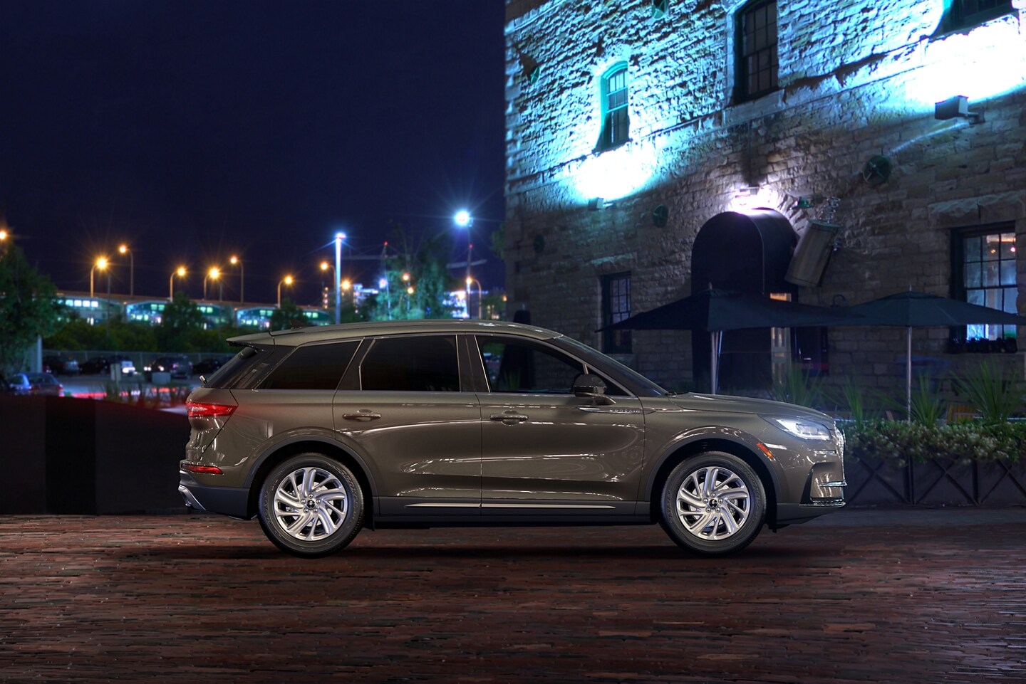 A 2026 Lincoln Corsair® Premiere model is shown with 18-inch warm alloy painted wheels
