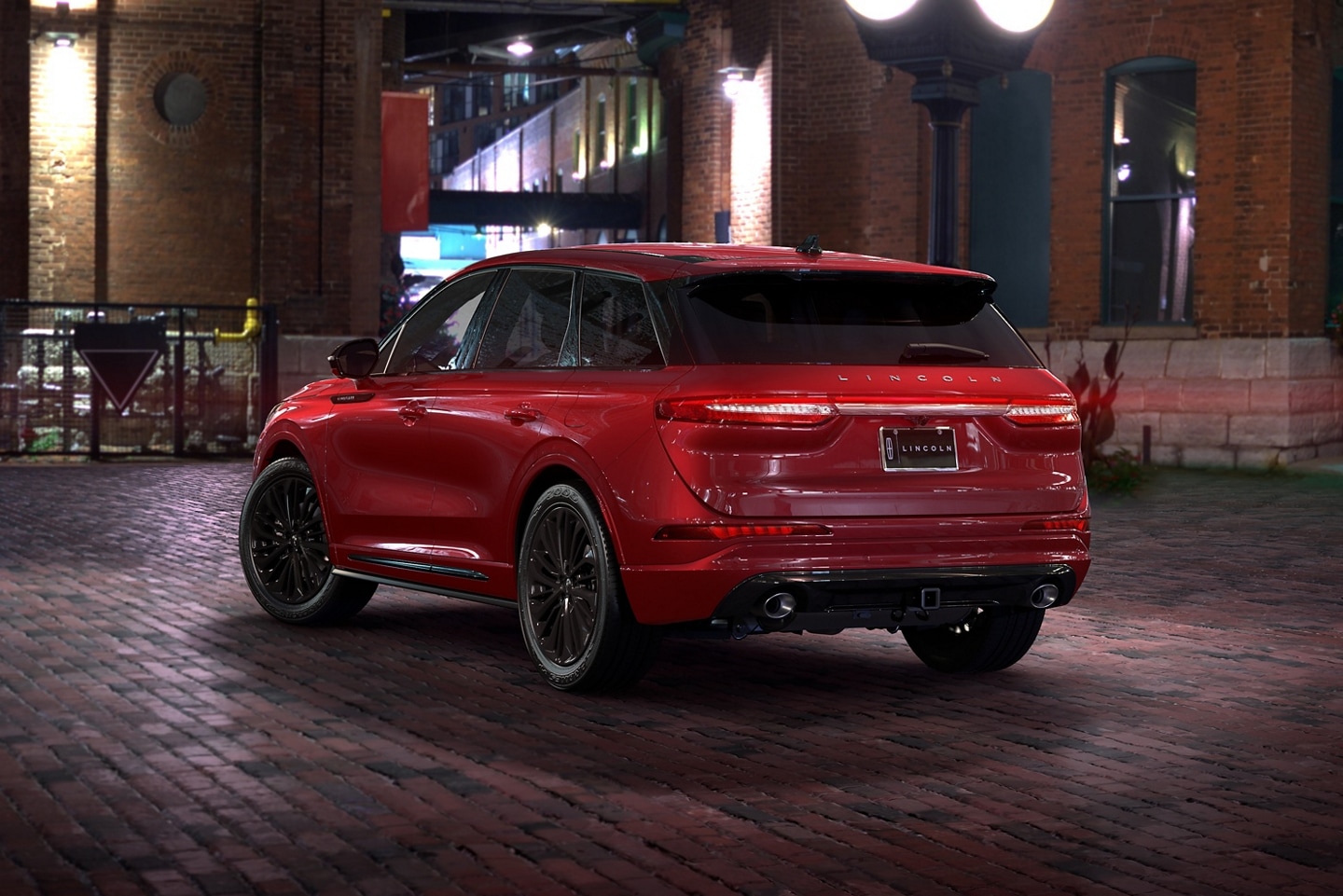 A 2026 Lincoln Corsair® SUV premiere model is shown with the available Jet Appearance Package