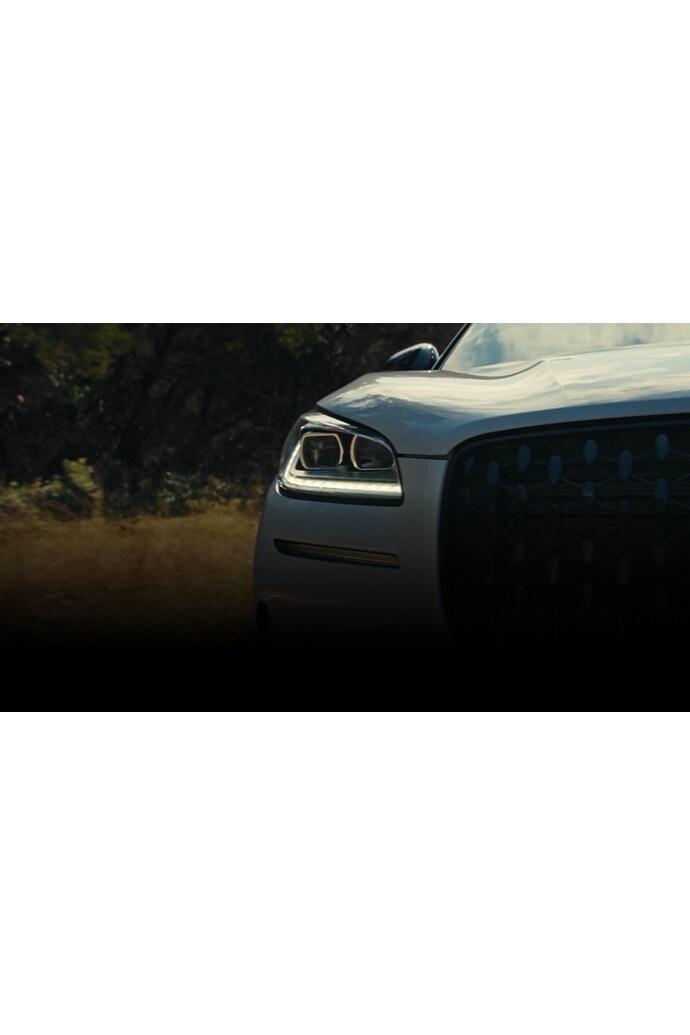 The Adaptive Pixel LED Headlamp on the 2026 Lincoln Corsair