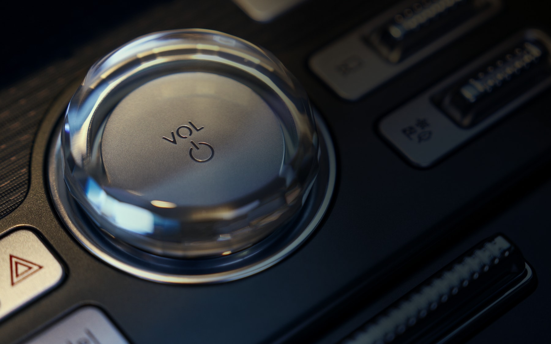 The volume knob in the 2024 Lincoln Nautilus® SUV is wrapped in crystal-inspired material.