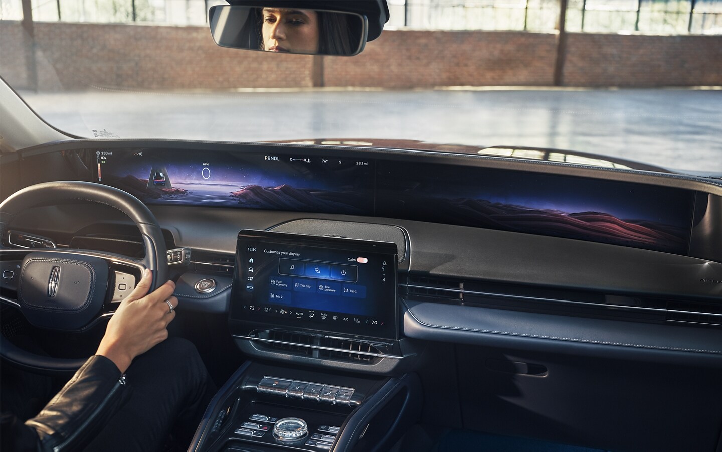 The interior front cabin of a 2024 Lincoln Nautilus® Reserve model is shown.