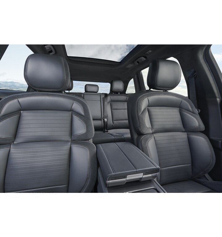 2025 Lincoln Nautilus® SUV Photo & Video Gallery