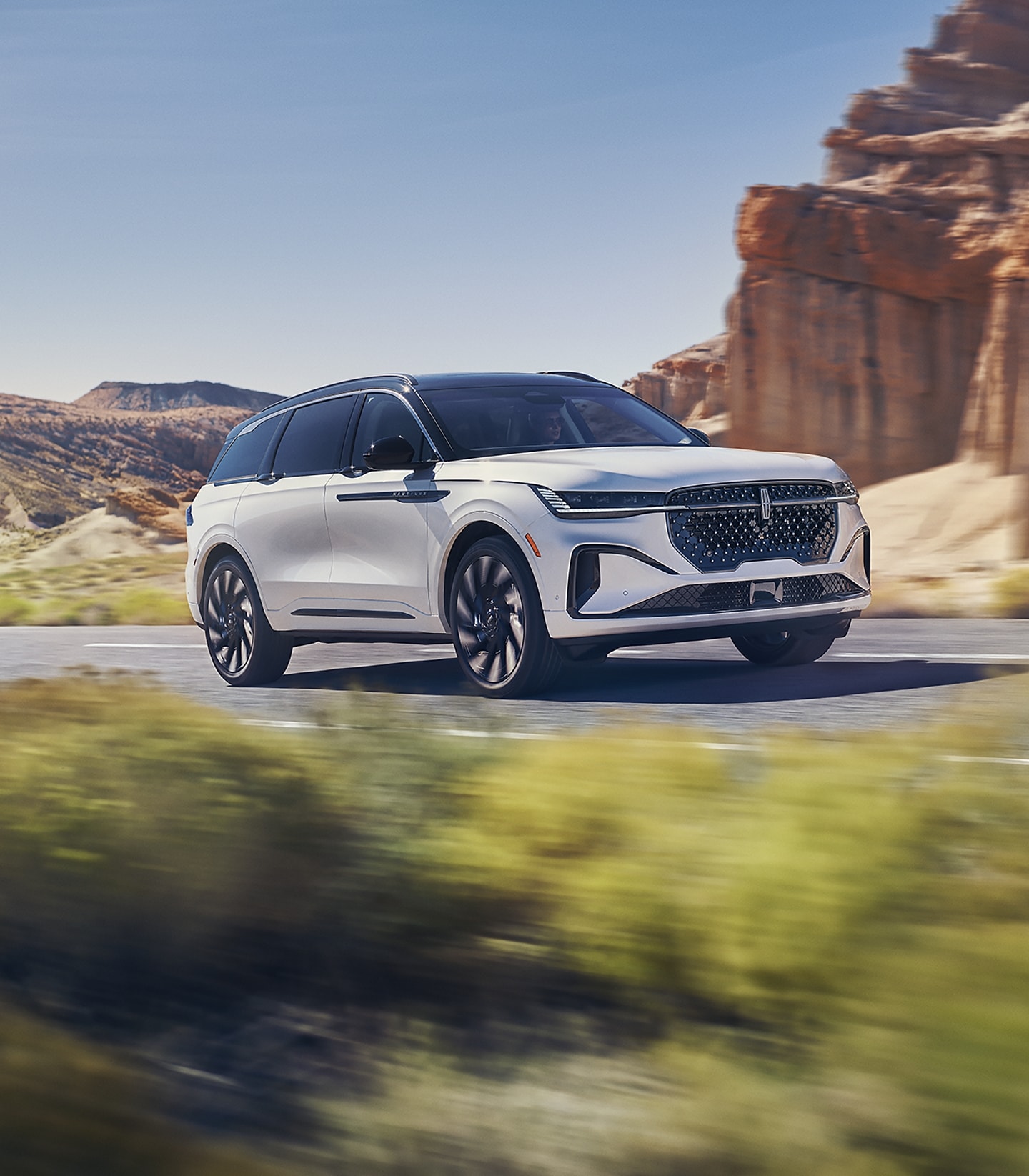 2025 Lincoln Nautilus® TwoRow Midsize Luxury SUV