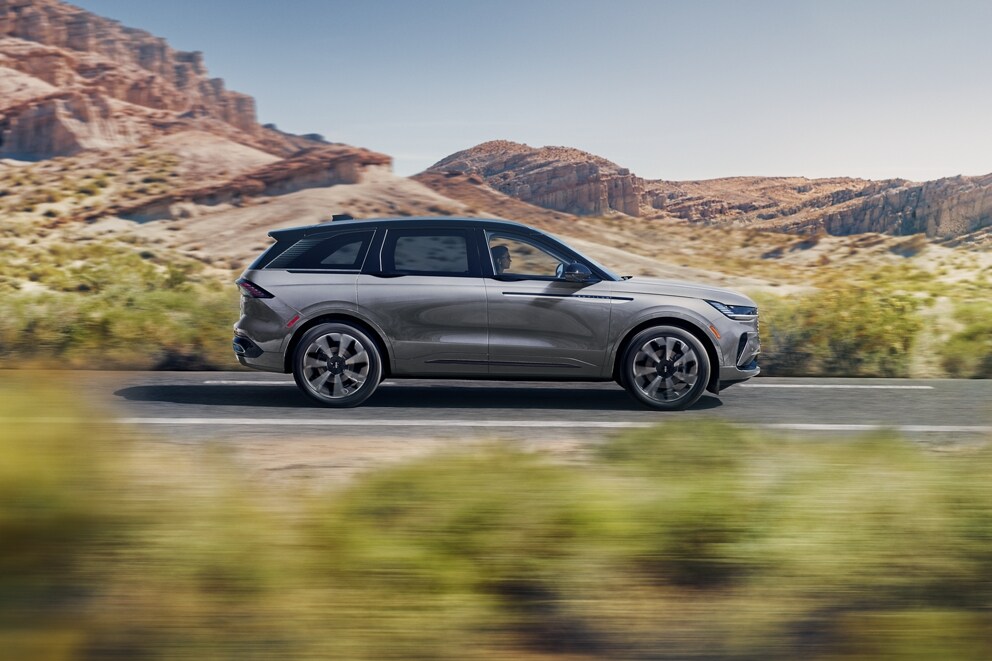 2025 Lincoln Nautilus® SUV Premiere Model Detailed Specifications