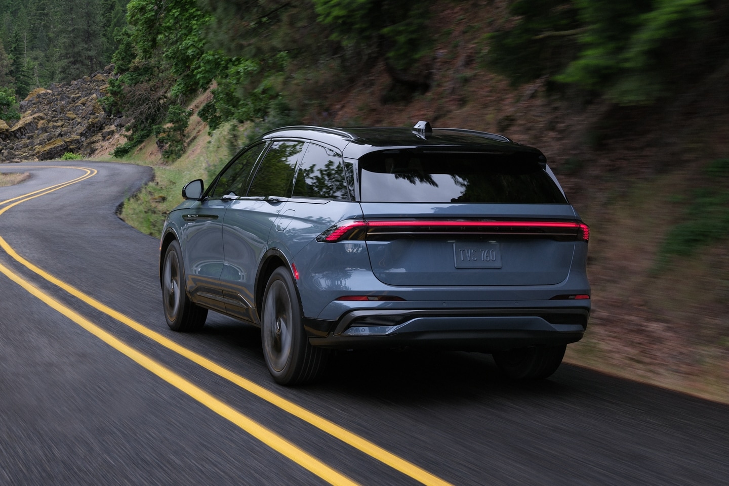 LED lighting spans the rear liftgate of a 2026 Lincoln Black Label Nautilus® SUV