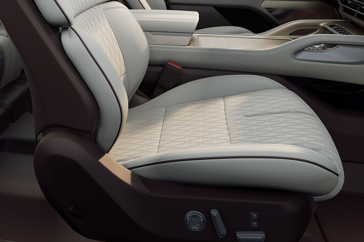 The front seats of a 2026 Lincoln Nautilus® Premiere model are shown