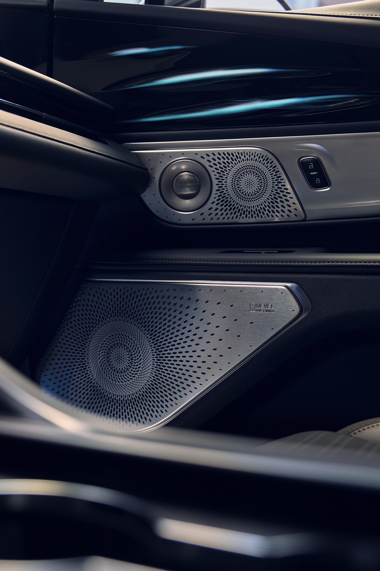 Speakers are arranged in the front passenger door of a 2026 Lincoln Nautilus® SUV