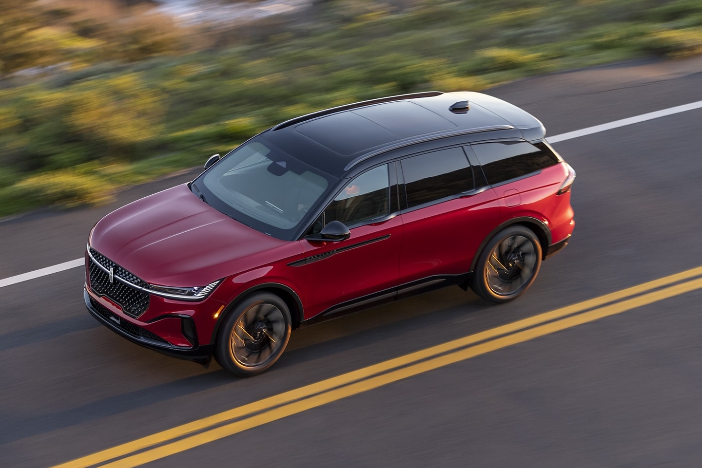 A 2026 Lincoln Black Label™ Nautilus® SUV with a black-painted roof