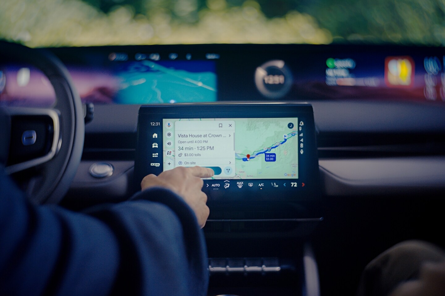 The center touchscreen of a 2026 Lincoln Nautilus® SUV displays a map