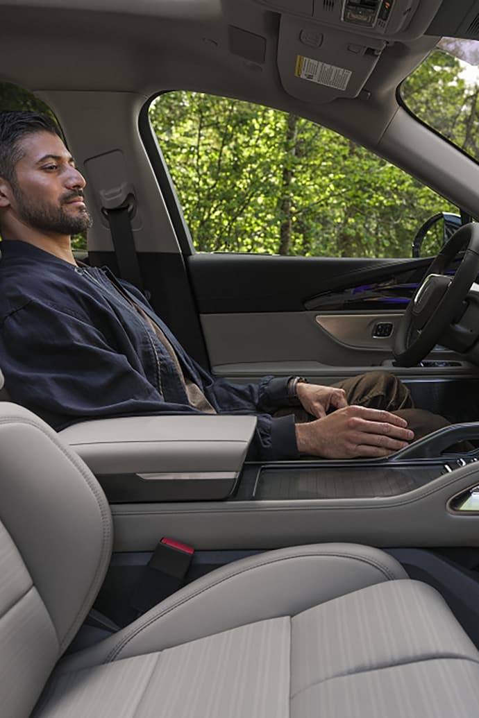 The 2025 Lincoln Nautilus® driving down a road in the desert