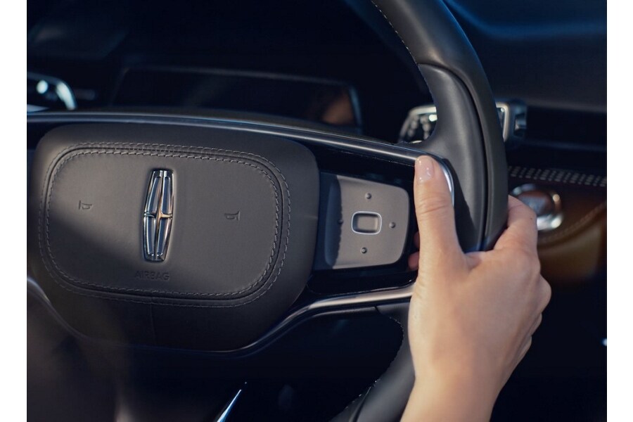 The steering wheel in the 2026 Lincoln Nautilus.