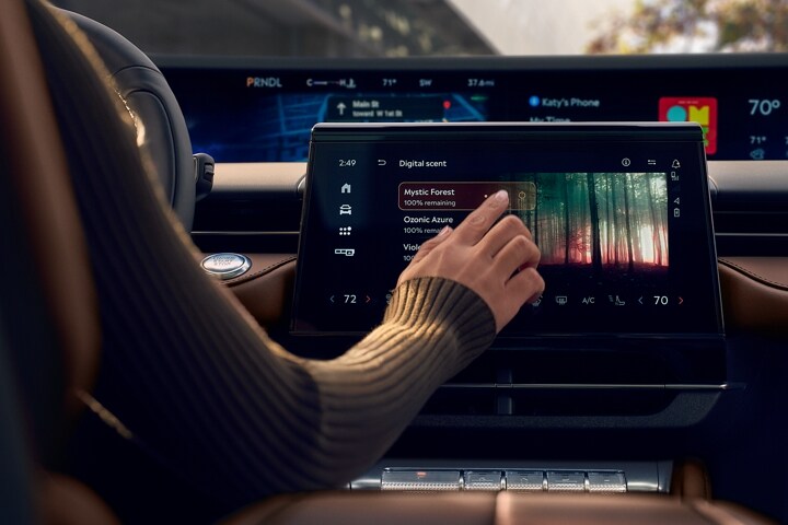 The center touchscreen of a 2026 Lincoln Nautilus® SUV displays Digital Scent options